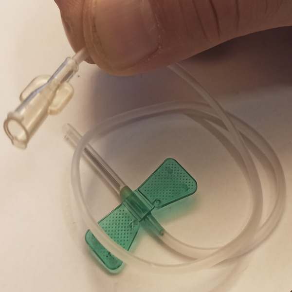 AGHI BUTTERFLY sterili - tubo 30cm con attacco Luer Lock - conf.100pz