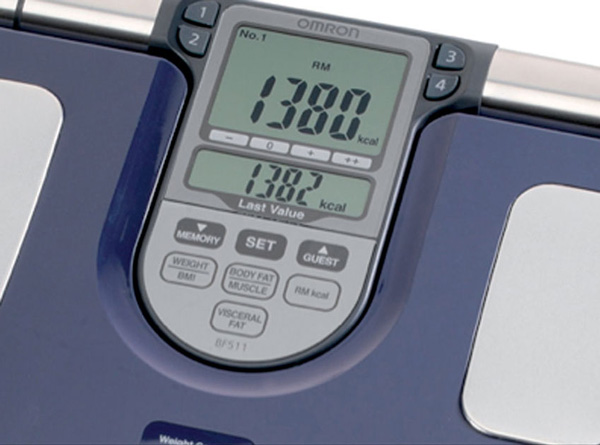 BILANCIA PESAPERSONE DIGITALE MULTIFUNZIONE OMRON BF511 CON CALCOLO BMI - portata 150kg - memoria 4 utenti