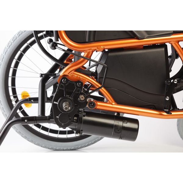 CARROZZINA ELETTRICA 24V 18Ah 130W - autonomia 20km - velocità 6 km/h - portata 100kg - seduta 44cm